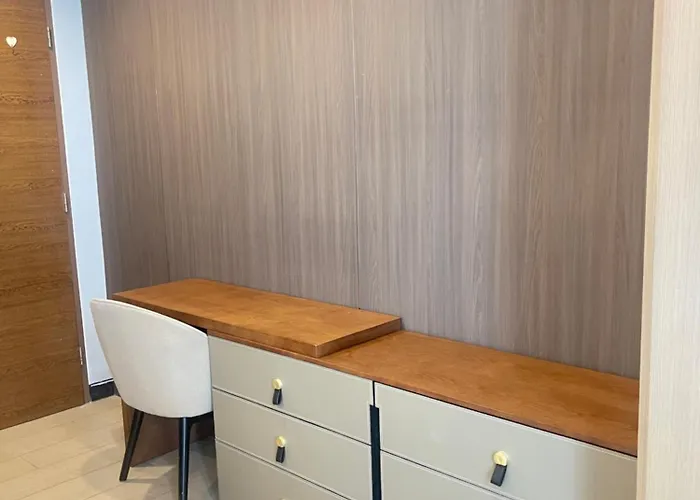La Venezia Executive Home, 3 Bedroom, 7 Guests Maximum Apartment Manila