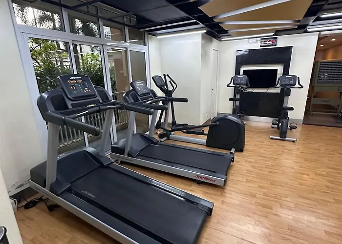 La Venezia Executive Home, 3 Bedroom, 7 Guests Maximum Apartment Manila